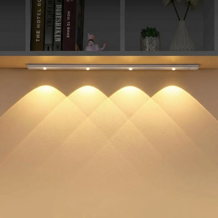 Punjiva LED lampa sa PIR senzorom