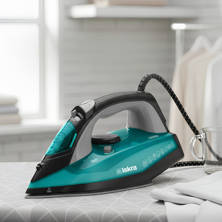 ISKRA pegla na paru 2600W