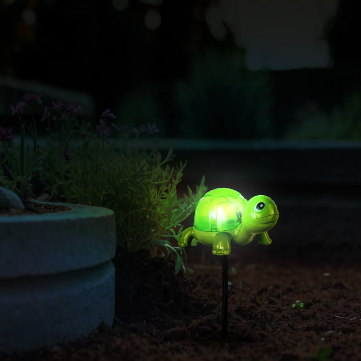 Solarna baštenska lampa u više oblika DS002